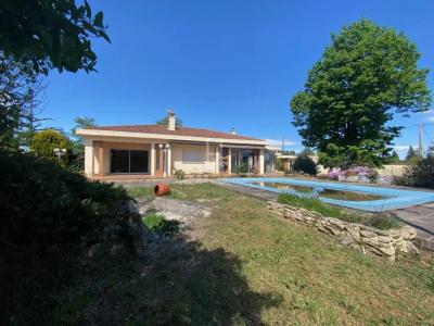 For sale Arles 6 rooms 175 m2 Bouches du Rhone (13200) photo 2