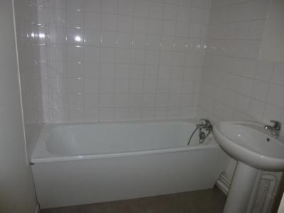 For rent Montlucon 3 rooms 62 m2 Allier (03100) photo 2