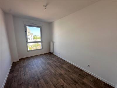 For rent Carrieres-sous-poissy 4 rooms 74 m2 Yvelines (78955) photo 2