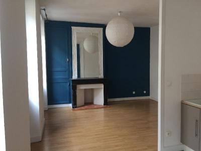 For rent Bordeaux 2 rooms 43 m2 Gironde (33000) photo 0