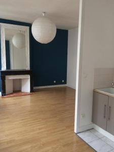 For rent Bordeaux 2 rooms 43 m2 Gironde (33000) photo 1