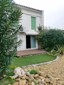For sale Istres 5 rooms 101 m2 Bouches du Rhone (13800) photo 0