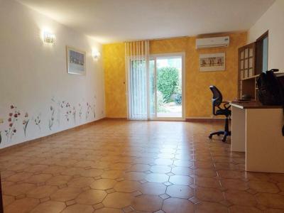 For sale Istres 5 rooms 101 m2 Bouches du Rhone (13800) photo 2