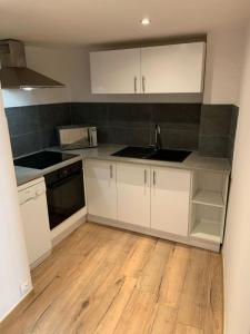 For sale Nimes 3 rooms 65 m2 Gard (30000) photo 4