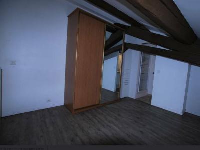 Louer Appartement Bougival 880 euros