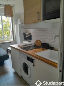 For rent Villeurbanne 1 room 14 m2 Rhone (69100) photo 3