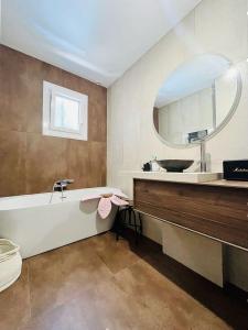 For sale 10KLM DE GOUDARGUES 5 rooms 126 m2 Gard (30630) photo 3