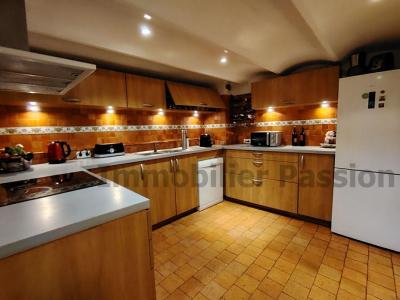 For sale Angers 8 rooms 147 m2 Maine et loire (49000) photo 3