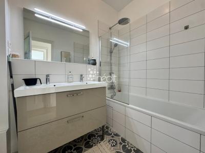 For rent Madeleine 3 rooms 83 m2 Nord (59110) photo 3