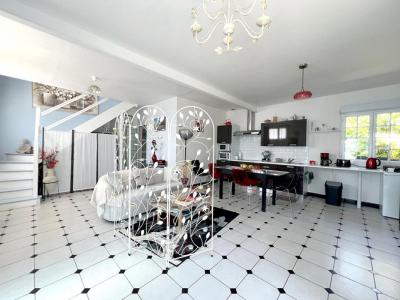For sale Auray 3 rooms 68 m2 Morbihan (56400) photo 1