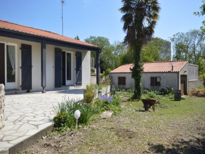 For sale 15 MN  PIEDS DU MARCH 4 rooms 87 m2 Charente maritime (17000) photo 0