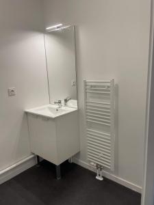 Louer Appartement Carpiquet 587 euros