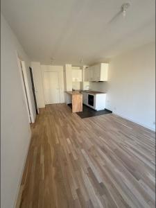 For rent Issy-les-moulineaux 2 rooms 40 m2 Hauts de Seine (92130) photo 2