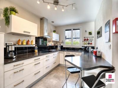 For sale Feyzin 5 rooms 110 m2 Rhone (69320) photo 2