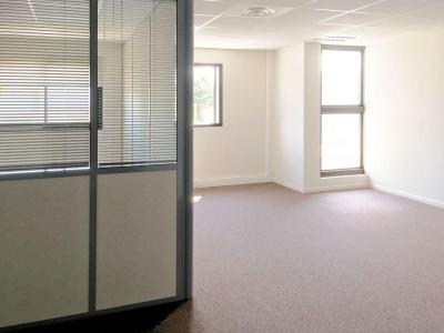 For sale PLE ACTIVITS D'EGUILLES 92 m2 Bouches du Rhone (13510) photo 3