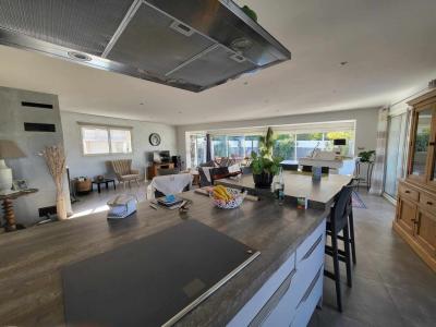 For sale 4 rooms 135 m2 Herault (34530) photo 3