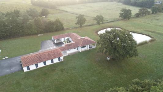 For sale 10 rooms 460 m2 Loire atlantique (44120) photo 0