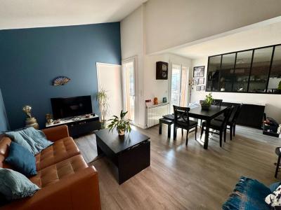 For sale Istres 6 rooms 97 m2 Bouches du Rhone (13800) photo 3