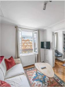 For rent Paris-14eme-arrondissement 2 rooms 38 m2 Paris (75014) photo 2