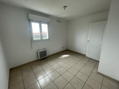 For rent Beziers 3 rooms 53 m2 Herault (34500) photo 2