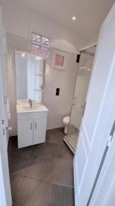 For rent Asnieres-sur-seine 1 room 26 m2 Hauts de Seine (92600) photo 3