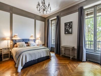 For sale Lyon-7eme-arrondissement 6 rooms 197 m2 Rhone (69007) photo 3