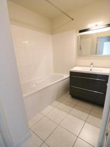 For rent Orvault 3 rooms 65 m2 Loire atlantique (44700) photo 4