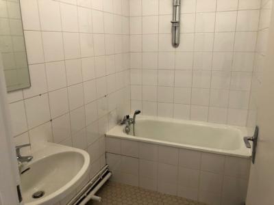 For rent Lyon-7eme-arrondissement 2 rooms 45 m2 Rhone (69007) photo 2