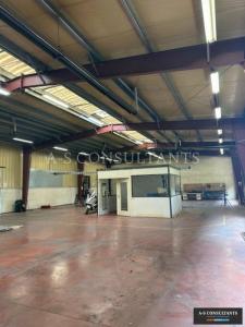 Louer Commerce 420 m2 Barby