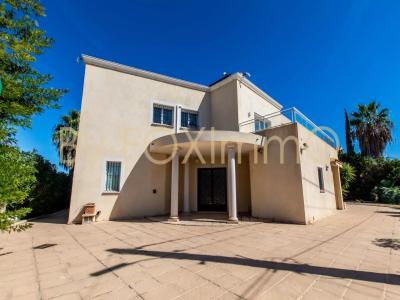Acheter Maison 334 m2 Saint-laurent-du-var