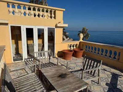 Louer Appartement 92 m2 Cap-d'ail