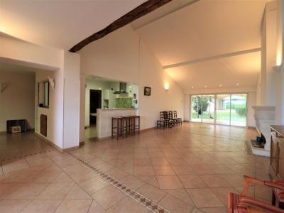 For sale 6 rooms 229 m2 Gironde (33710) photo 0