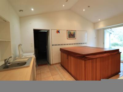 For sale 6 rooms 229 m2 Gironde (33710) photo 4
