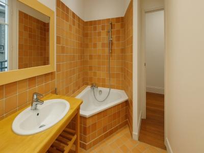 For sale 2 rooms 37 m2 Paris (75015) photo 2