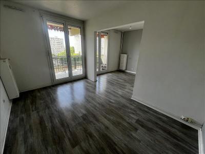 For rent Vaulx-en-velin 3 rooms 63 m2 Rhone (69120) photo 0