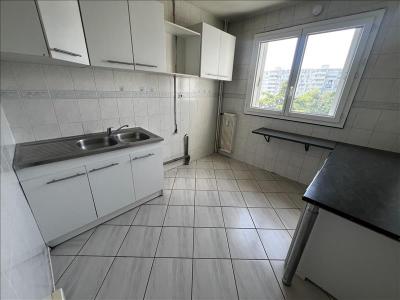 For rent Vaulx-en-velin 3 rooms 63 m2 Rhone (69120) photo 4