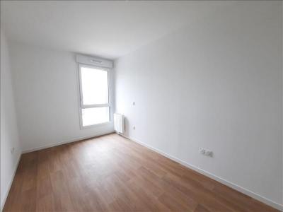 Annonce Location 2 pices Appartement Laval 53