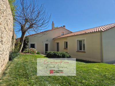 For sale Herbiers 6 rooms 141 m2 Vendee (85500) photo 4