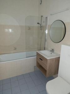 For sale Saint-brieuc 1 room 34 m2 Cotes d'armor (22000) photo 4