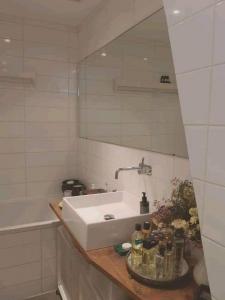 For rent Paris-5eme-arrondissement 2 rooms 38 m2 Paris (75005) photo 4