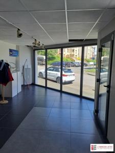 For rent Fougeres 413 m2 Ille et vilaine (35300) photo 3