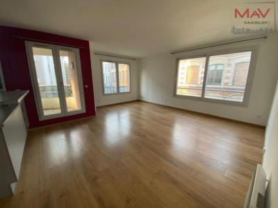 For sale Lille 3 rooms 69 m2 Nord (59800) photo 2