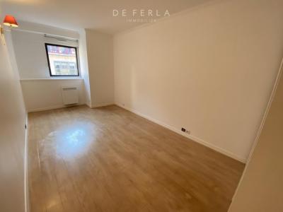 For rent Paris-14eme-arrondissement 3 rooms 75 m2 Paris (75014) photo 2