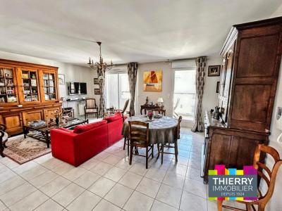 For sale Nantes 4 rooms 103 m2 Loire atlantique (44000) photo 2