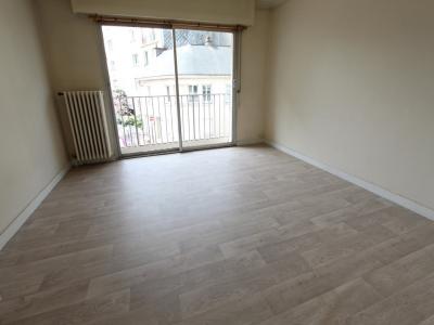 For rent Nantes 1 room 28 m2 Loire atlantique (44000) photo 0