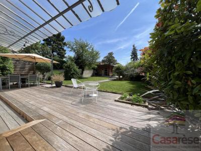 For sale Bron 6 rooms 216 m2 Rhone (69500) photo 0