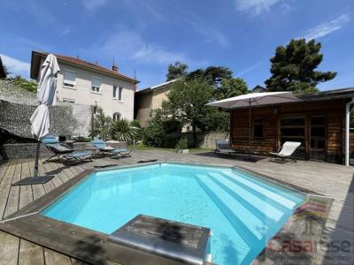 For sale Bron 6 rooms 216 m2 Rhone (69500) photo 1
