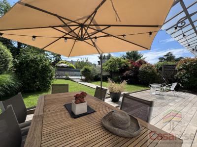 For sale Bron 6 rooms 216 m2 Rhone (69500) photo 2