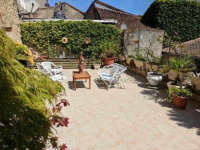 Acheter Maison 212 m2 Ruffec