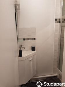For rent Massy 1 room 13 m2 Essonne (91300) photo 3
